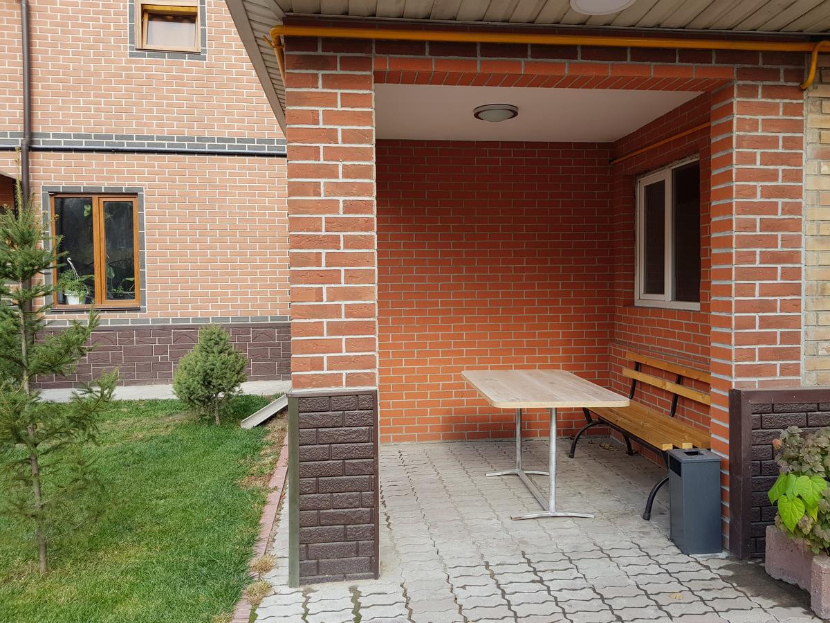 Mini Hotel Leila Almaty Eksteriør billede