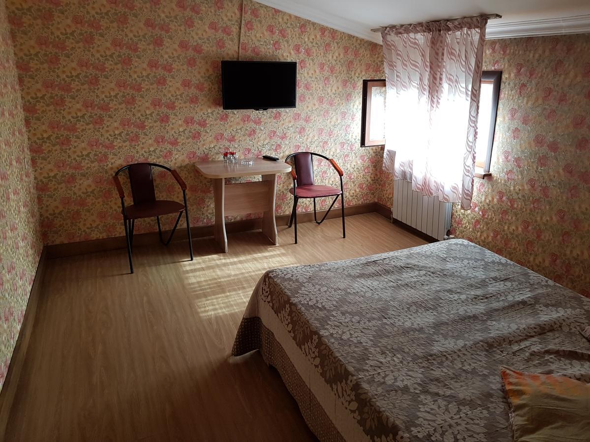 Mini Hotel Leila Almaty Eksteriør billede